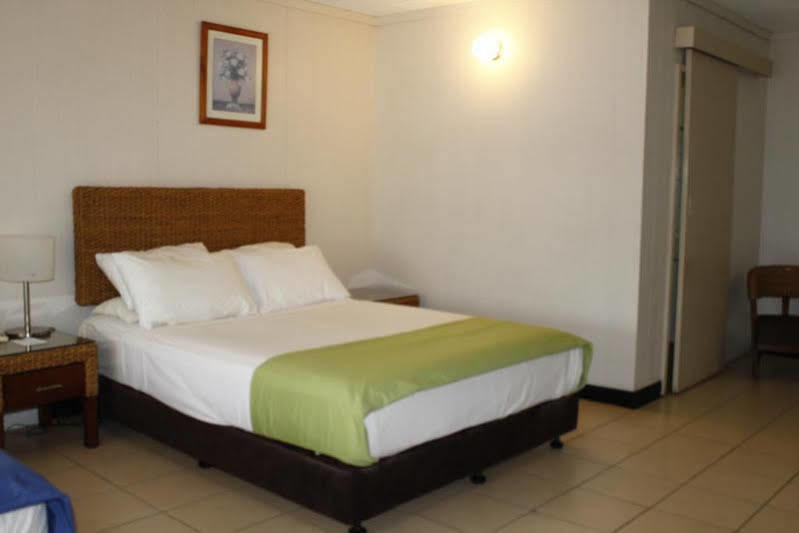Pine Tree Motel Katherine Esterno foto