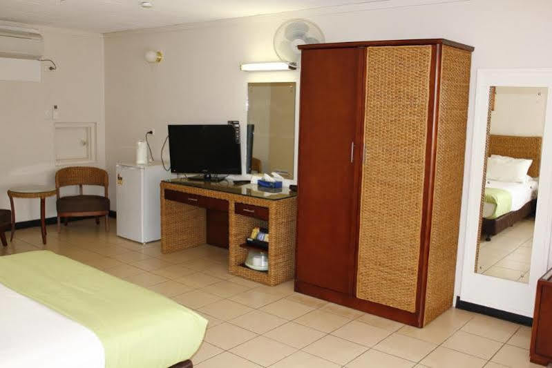 Pine Tree Motel Katherine Esterno foto